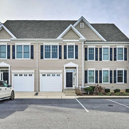 Rehoboth Beach Townhome With Porch And Pool Access Exterior photo