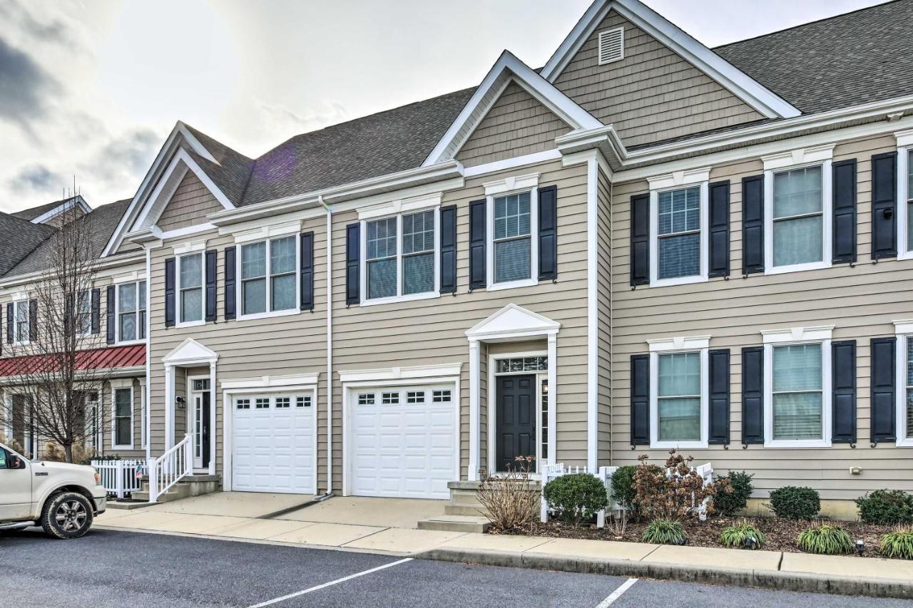 Rehoboth Beach Townhome With Porch And Pool Access Exterior photo