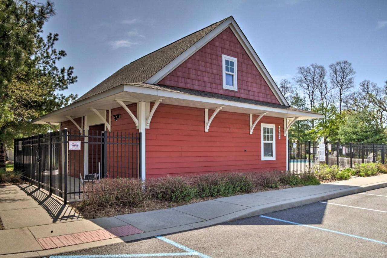 Rehoboth Beach Townhome With Porch And Pool Access Exterior photo